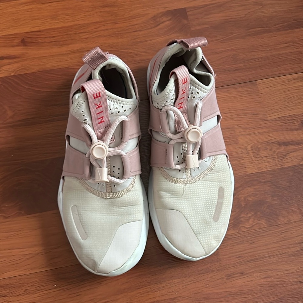 Nike shoes size 8